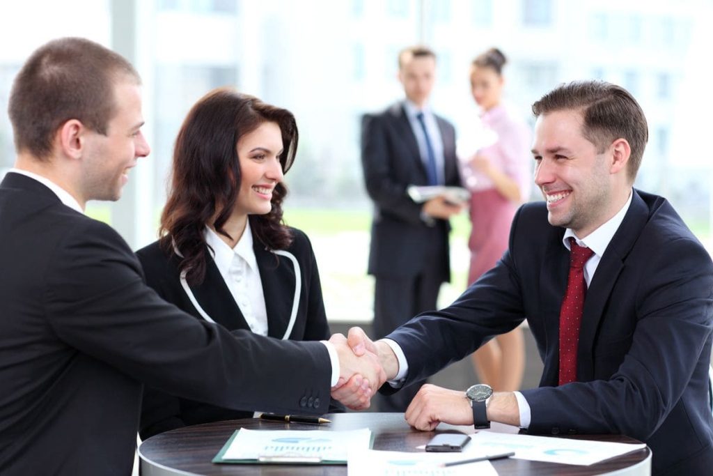 Kỹ năng giao tiếp quan trọng cả trong công việc và cuộc sống.