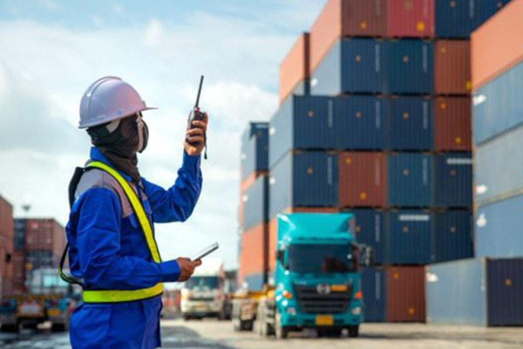 Nhân viên giao nhận (Forwarder)