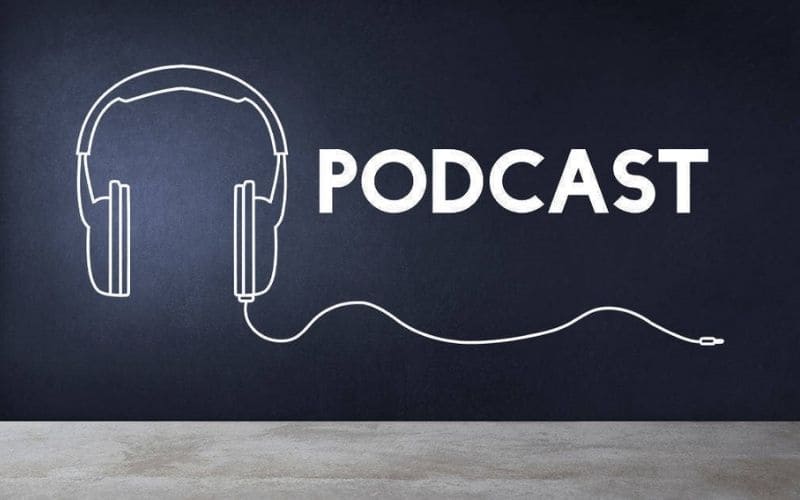Podcast giúp tiếp cận khách hàng trong môi trường gần gũi, tạo cơ hội xây dựng mối quan hệ với khách hàng