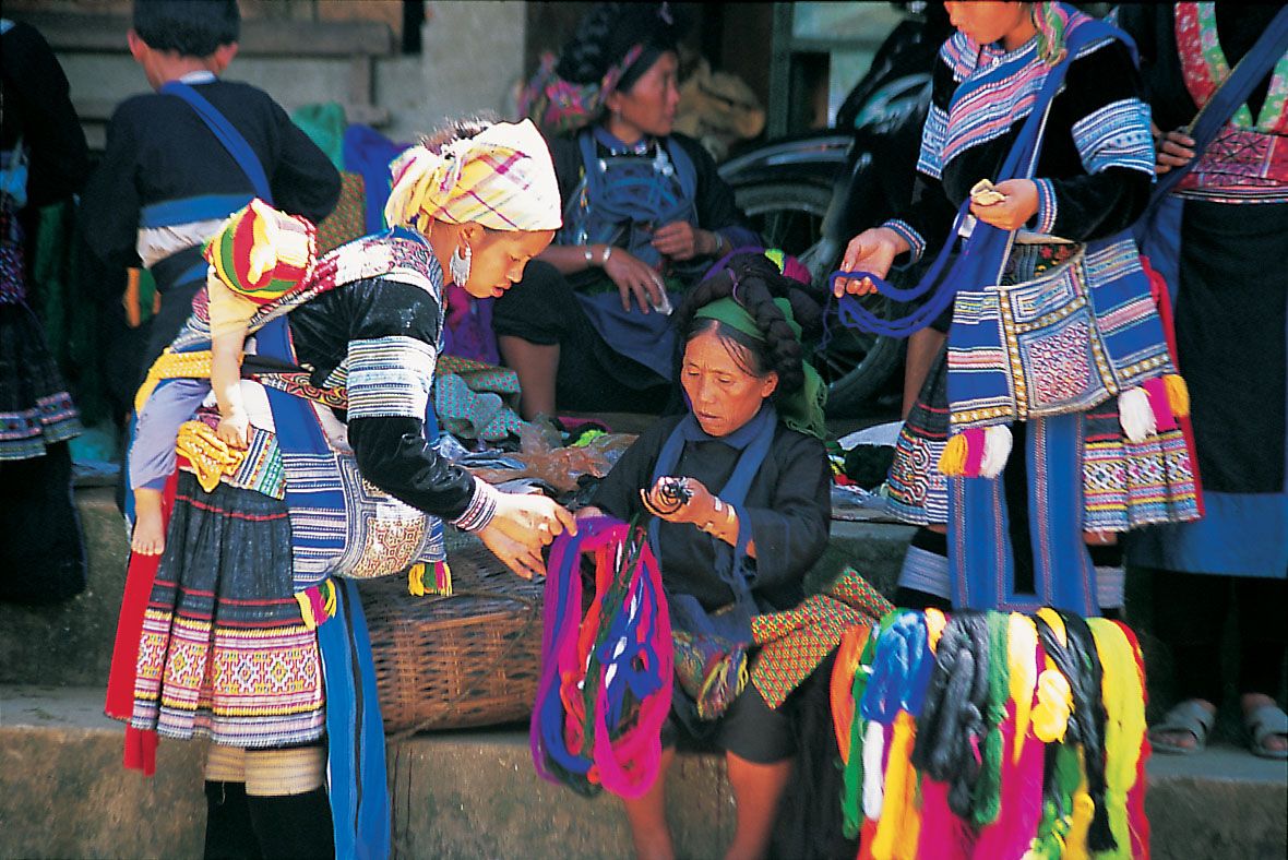 Hoạt động mua bán tại địa phương