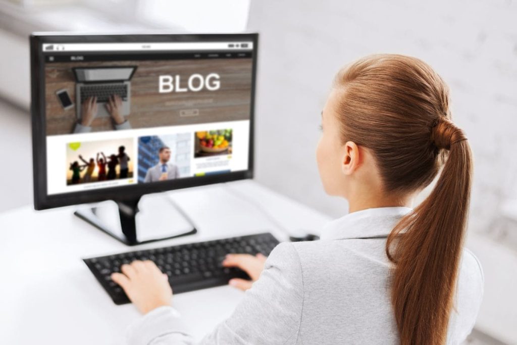 Blog là dạng nội dung dễ dàng chia sẻ và có thể cung cấp thông tin