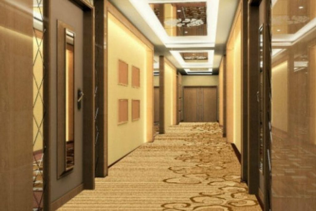 Cửa chính bị hành lang dài đâm thẳng vào được xem là bố cục “xuyên tâm sát”