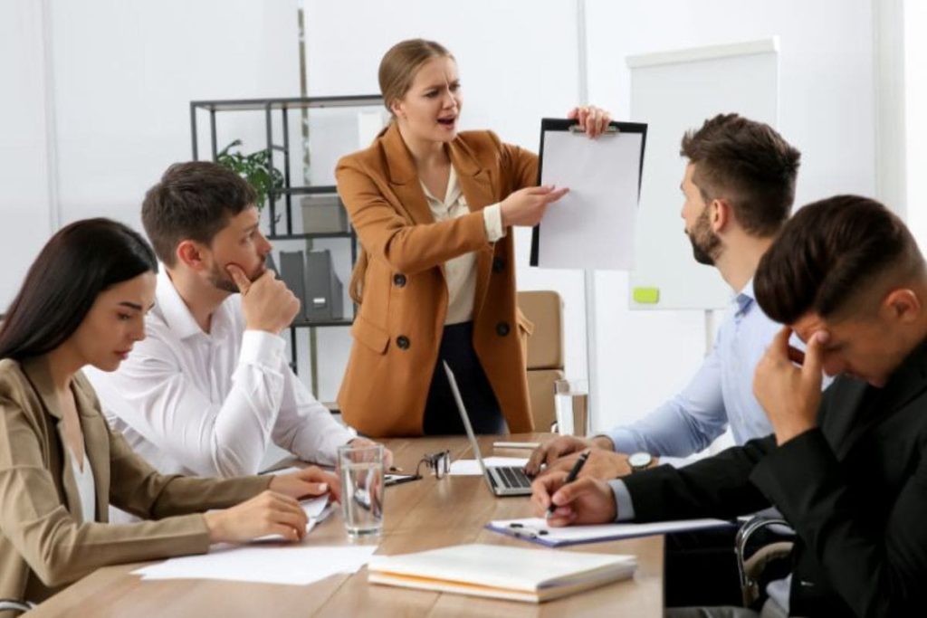Đối với tổ chức, môi trường toxic chính là sự đe dọa sự phát triển lâu dài của tổ chức 