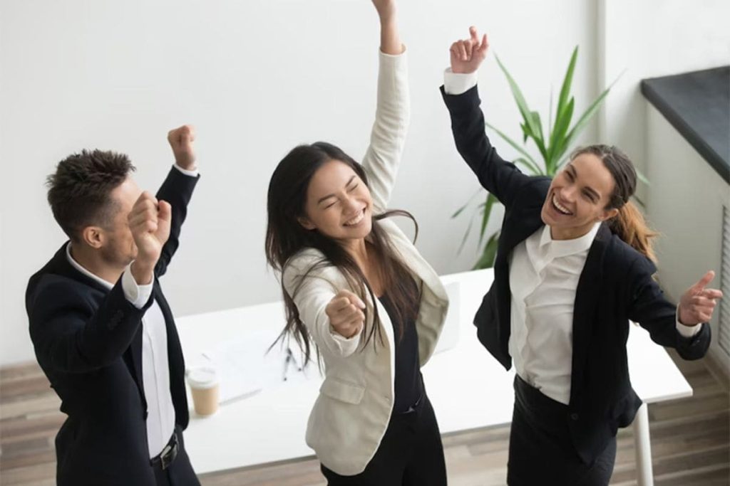 Động lực làm việc là yếu tố giúp bạn hoàn thành công việc, quyết định sự phát triển cá nhân và thành công của tổ chức