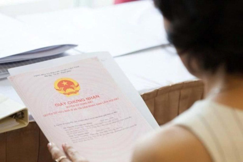 Hồ sơ thiếu hoặc sai sót là lỗi lớn nhất khi tiến hành thủ tục sang tên Sổ Đỏ cho con