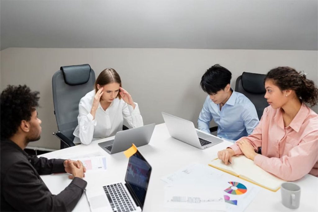 Môi trường làm việc trở nên căng thẳng sẽ ảnh hưởng đến động lực và hiệu suất làm việc